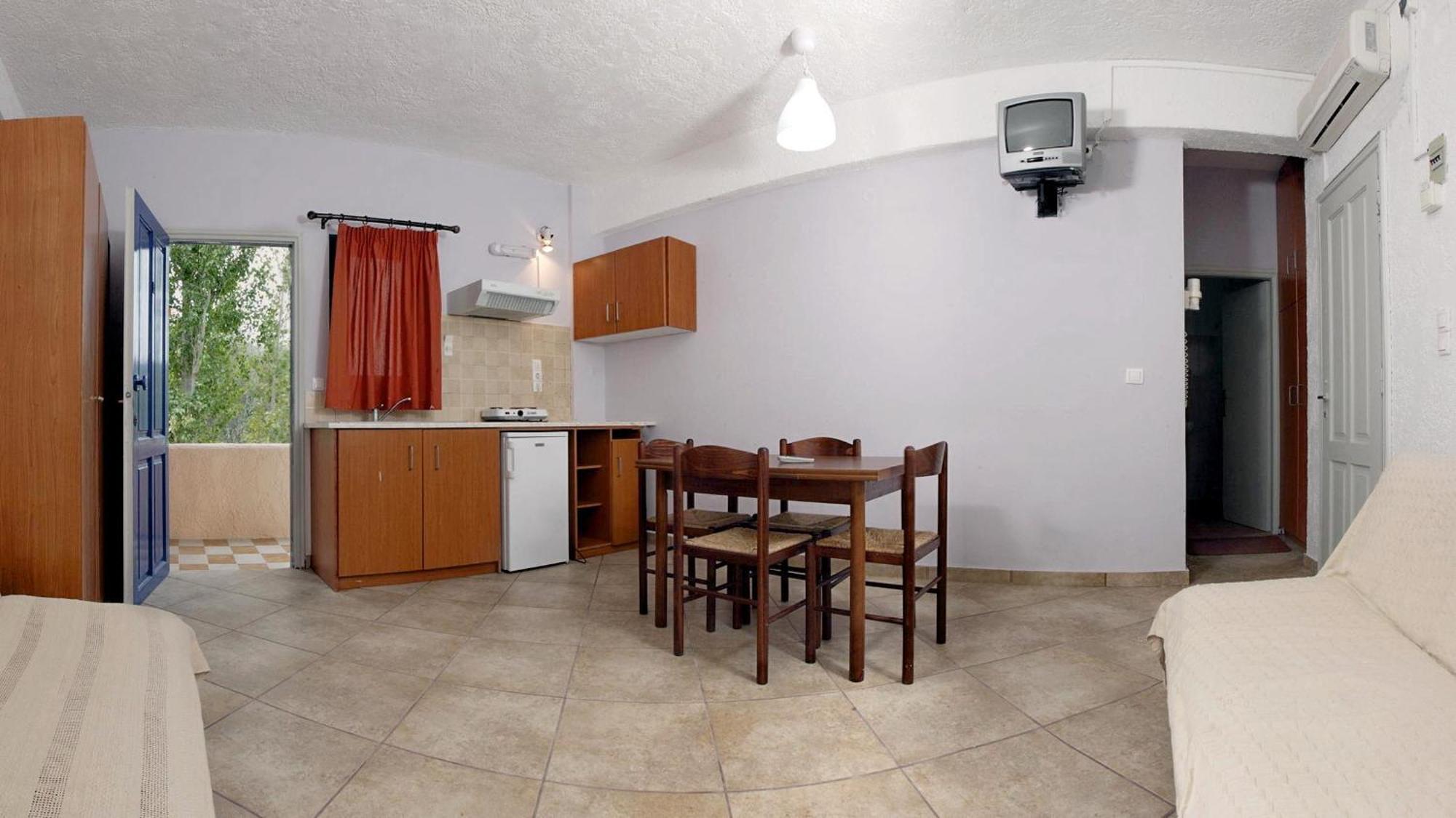 9 Musses Hotel Apartments Skala Mistegnon Zimmer foto